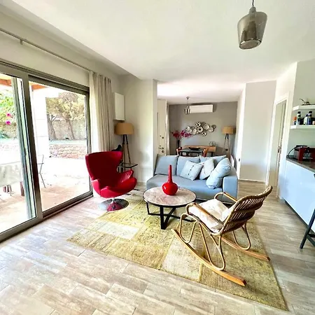 Cute Home, Modern 2 1 Stand Alone House With Garden, Near The *